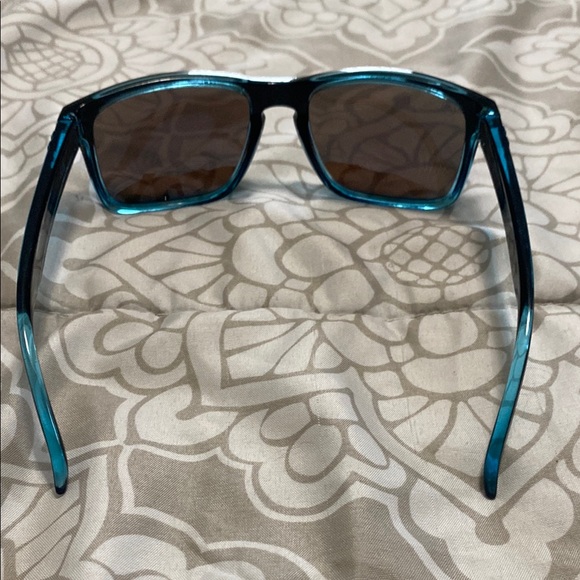 Blenders Canyon Fortune Blue Sunglasses - Picture 11 of 12